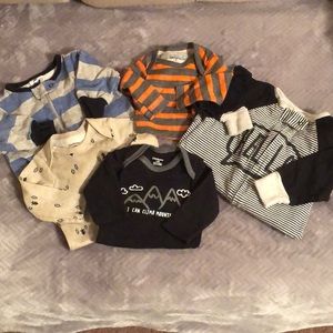 Gerbers newborn/0-3M onesie & sleeper bundle
